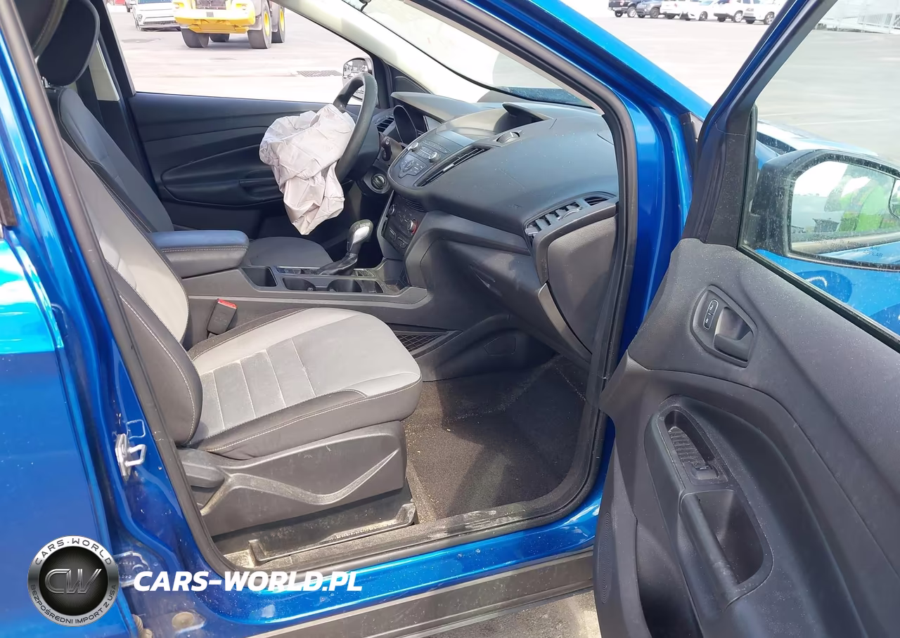 2019 Ford Escape S VIN:1FMCU0F71KUA75173 - 5