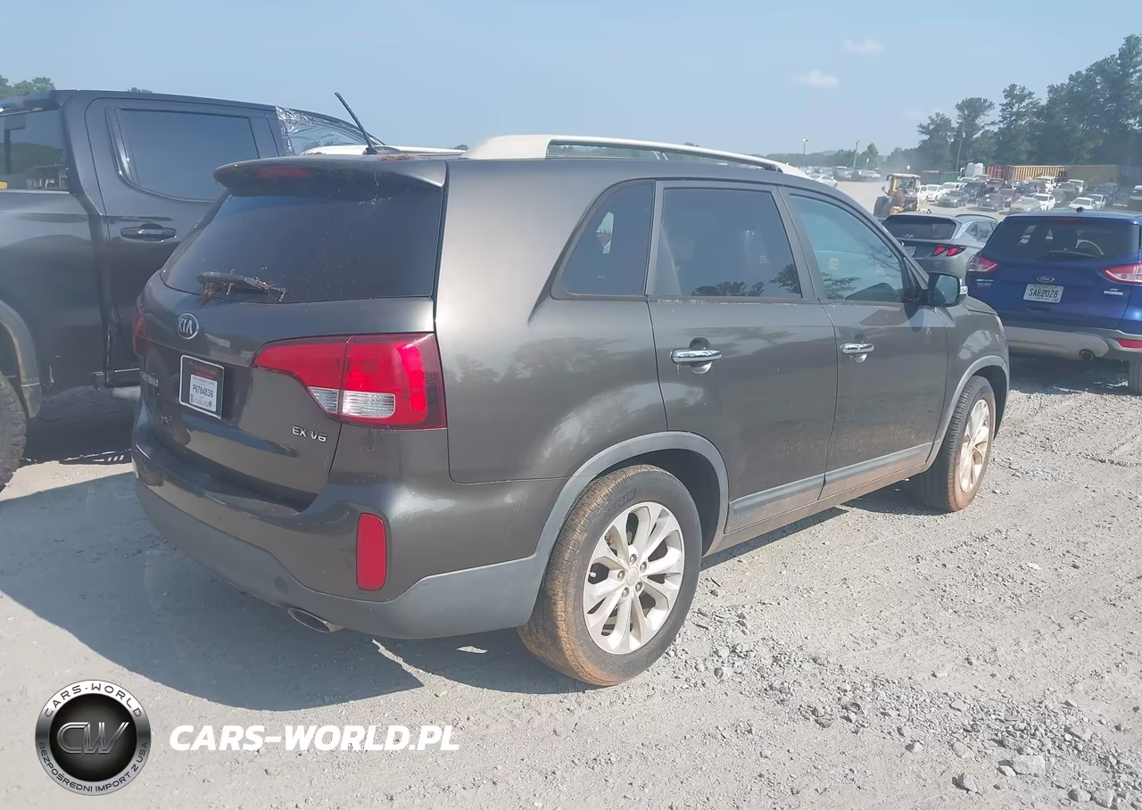 2015 Kia Sorento Ex V6 VIN:5XYKU4A74FG587970 - 4