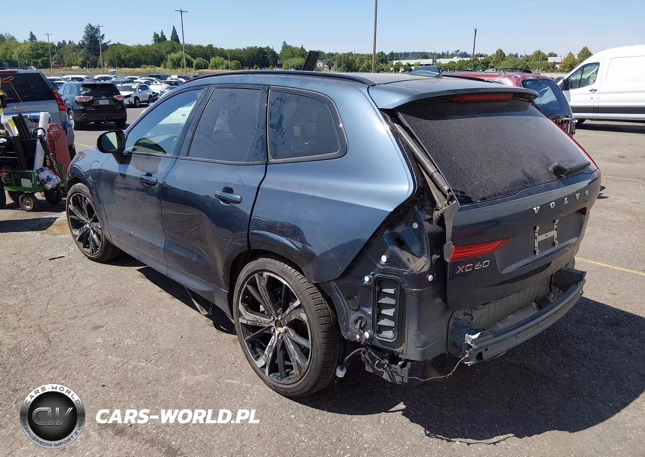 2024 Volvo Xc60 Recharge Plug-In Hybrid T8 Ultimate Dark Theme VIN:YV4H60DM5R1829309 - 3