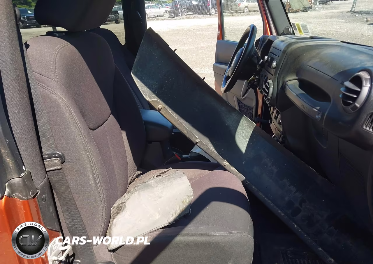 2014 Jeep Wrangler Sport VIN:1C4GJWAG3EL169140 - 5