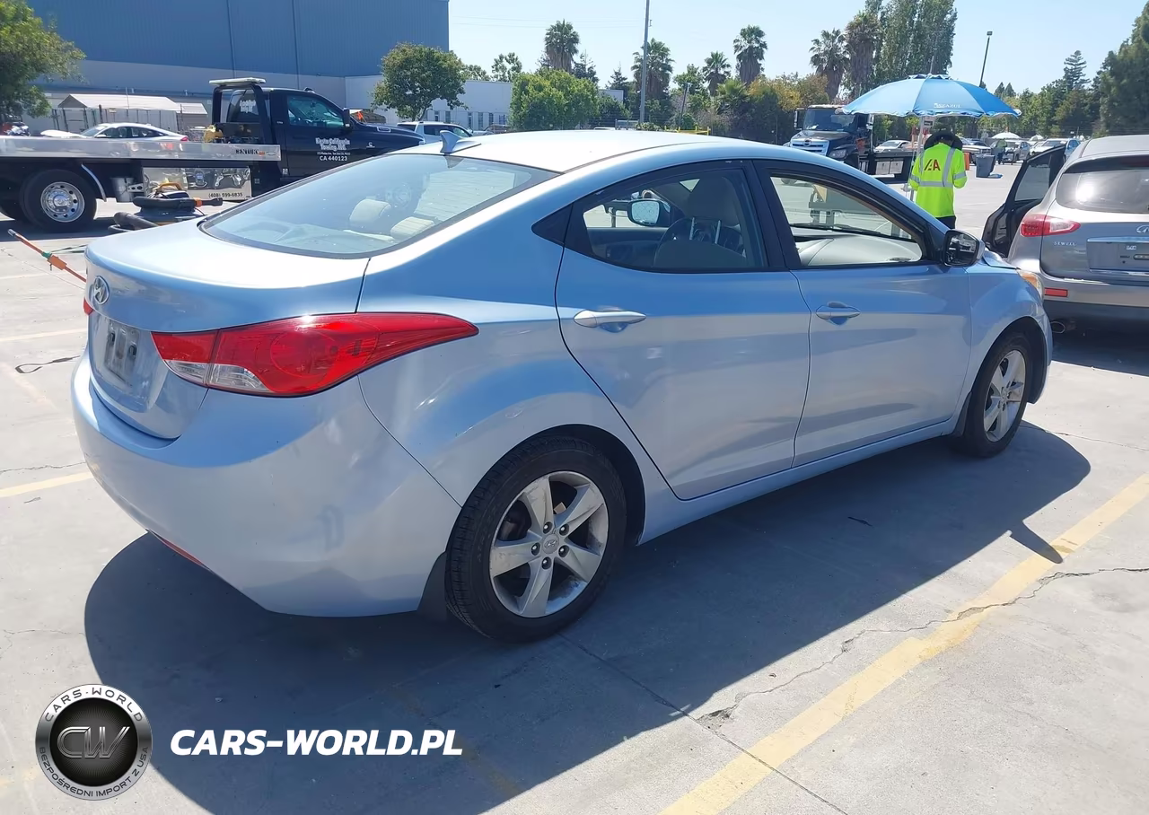 2013 Hyundai Elantra Gls VIN:KMHDH4AE5DU754405 - 4