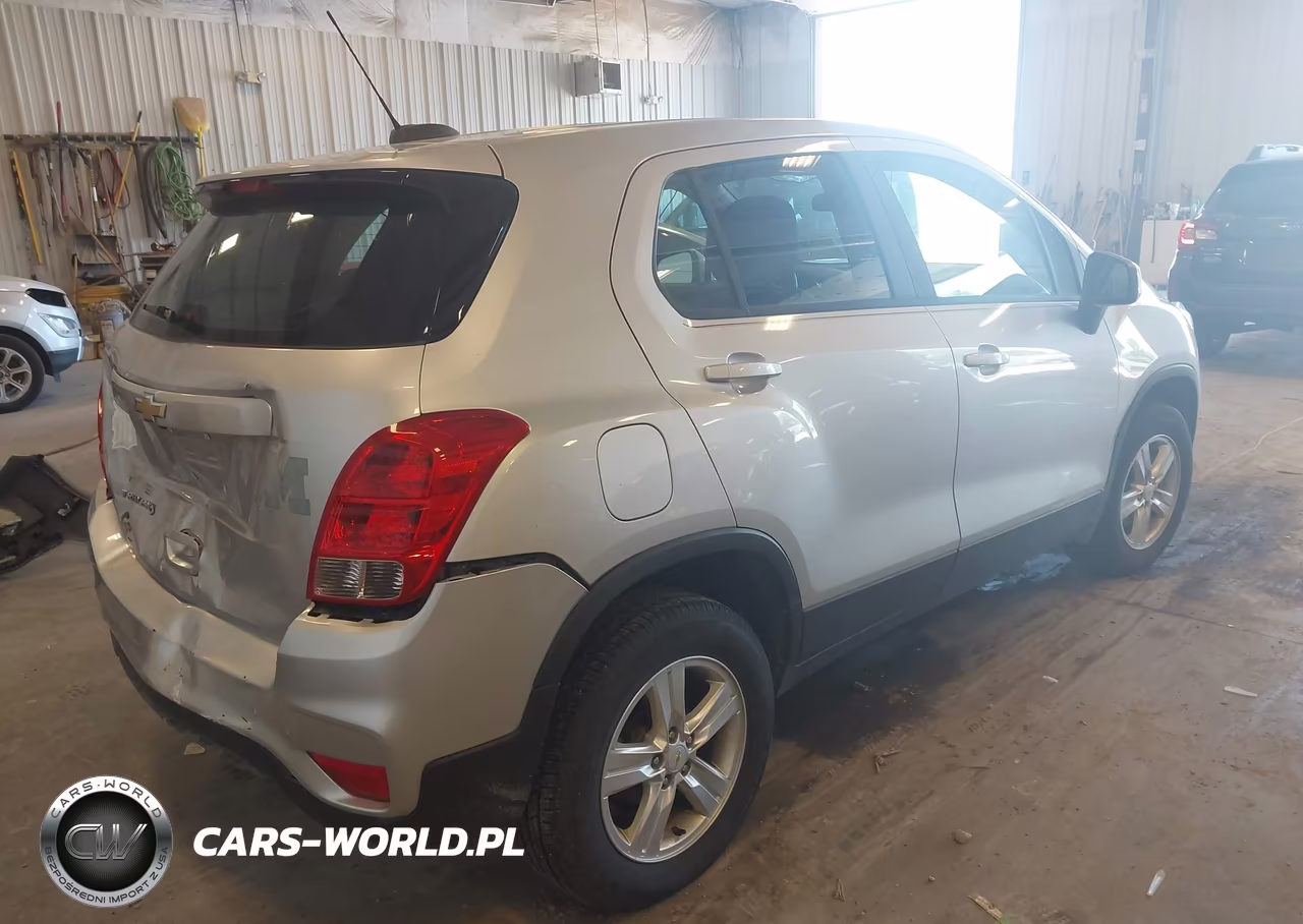 2018 Chevrolet Trax Ls VIN:KL7CJNSB0JB550680 - 4