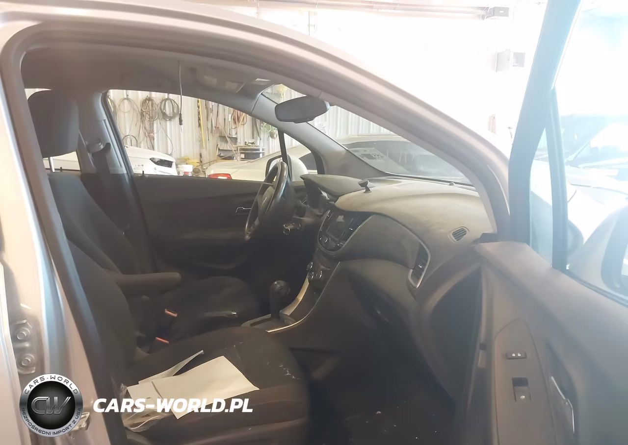 2018 Chevrolet Trax Ls VIN:KL7CJNSB0JB550680 - 5