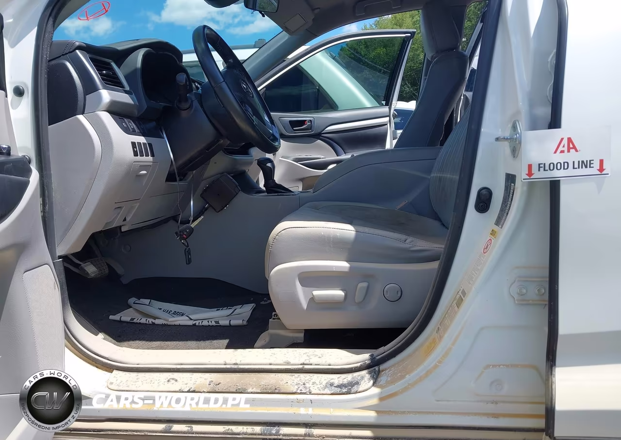 2019 Toyota Highlander Le Plus VIN:5TDBZRFH2KS997048 - 12