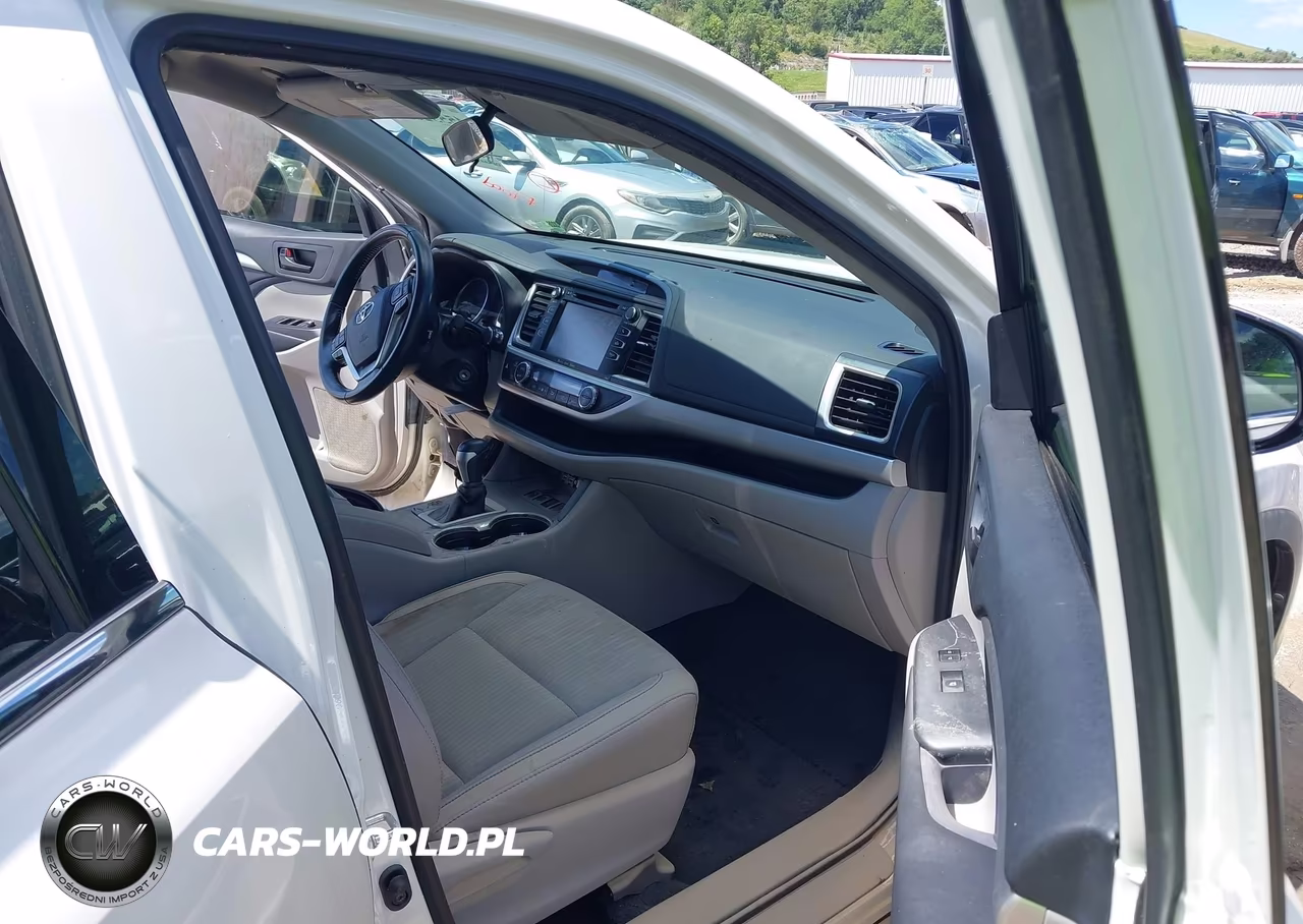 2019 Toyota Highlander Le Plus VIN:5TDBZRFH2KS997048 - 5