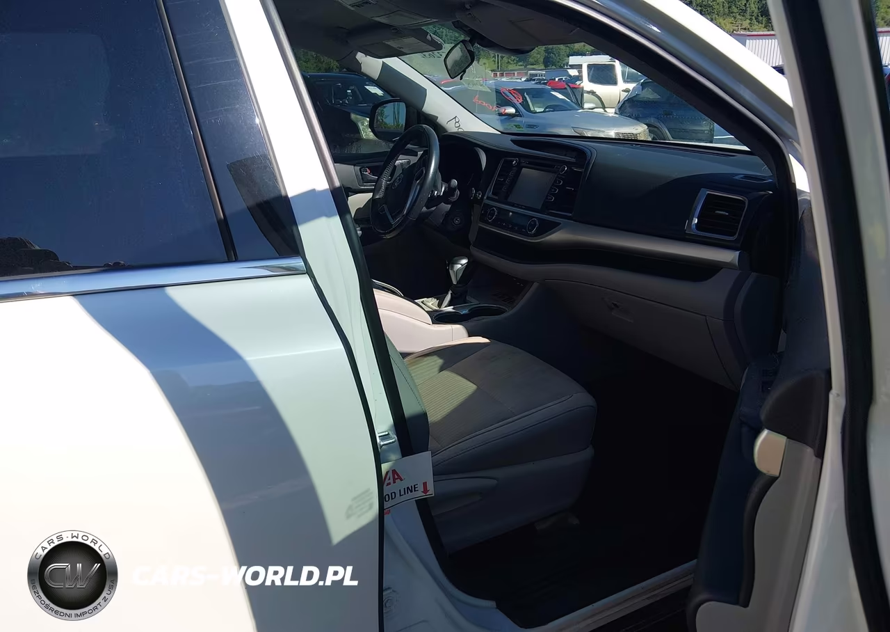 2019 Toyota Highlander Le Plus VIN:5TDBZRFH2KS997048 - 6