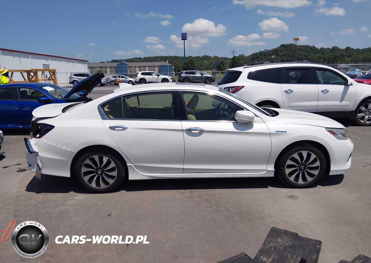 2017 Honda Accord Hybrid Touring VIN:JHMCR6F77HC006798 - 13
