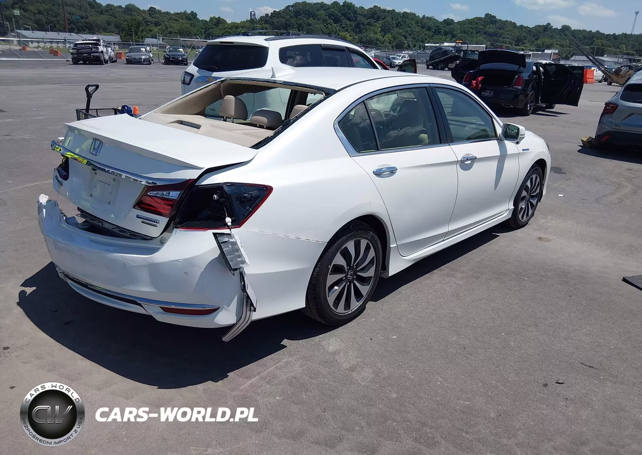 2017 Honda Accord Hybrid Touring VIN:JHMCR6F77HC006798 - 4