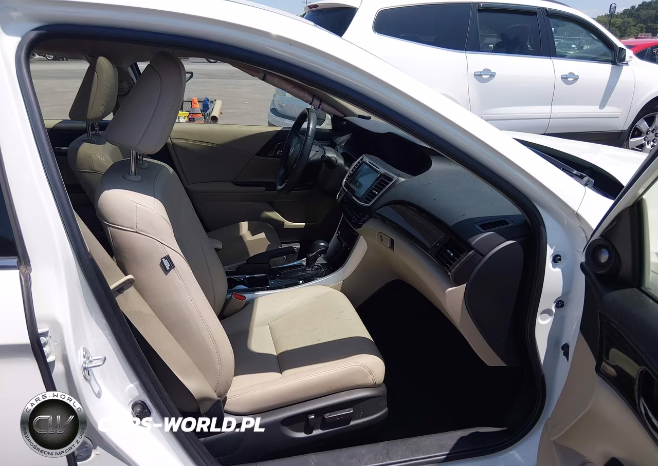 2017 Honda Accord Hybrid Touring VIN:JHMCR6F77HC006798 - 5