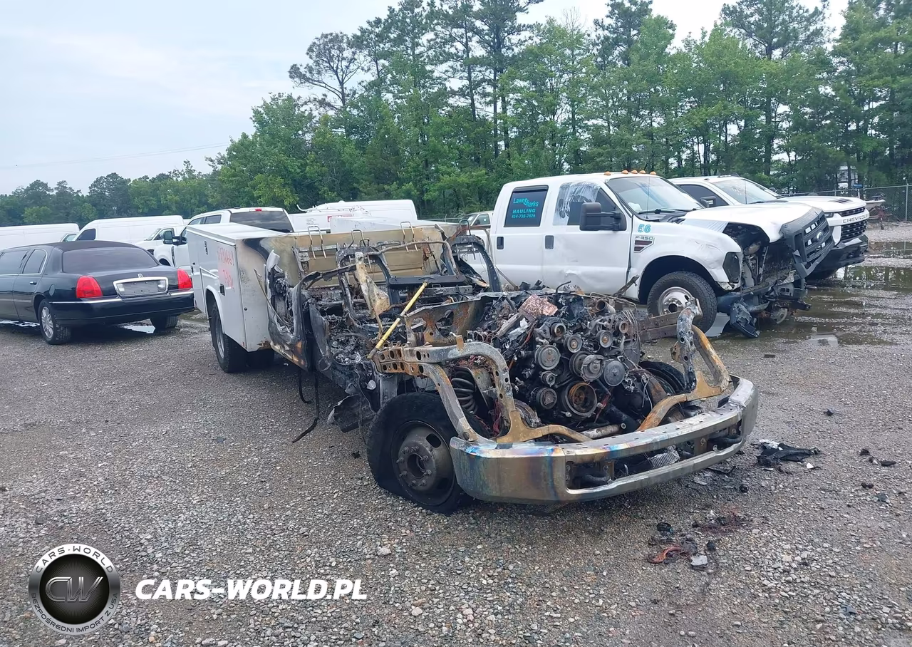 2022 Ford F-350 Chassis Lariat-Xl-Xlt – zdjęcie 1 z 15