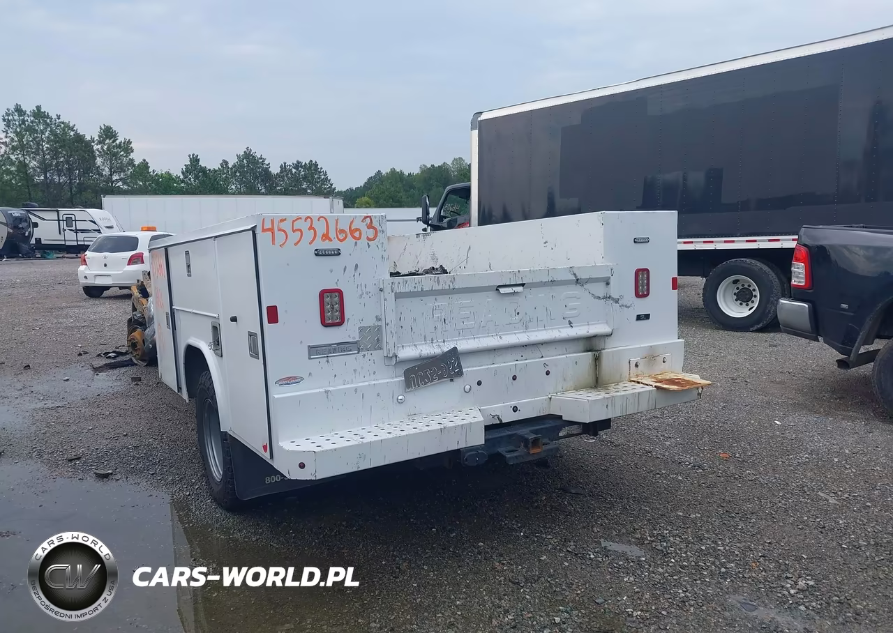 2022 Ford F-350 Chassis Lariat-Xl-Xlt VIN:1FD8W3HT2NEC92533 - 3