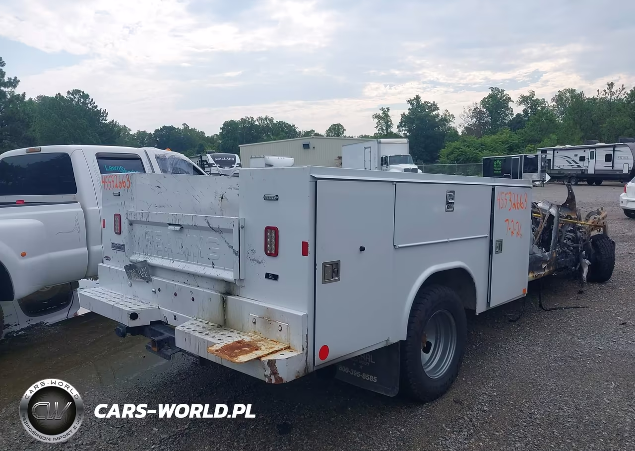 2022 Ford F-350 Chassis Lariat-Xl-Xlt VIN:1FD8W3HT2NEC92533 - 4
