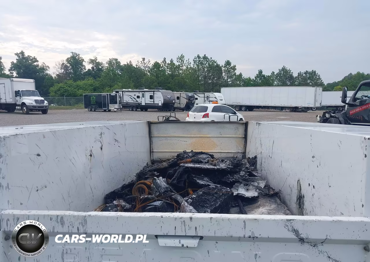 2022 Ford F-350 Chassis Lariat-Xl-Xlt VIN:1FD8W3HT2NEC92533 - 5