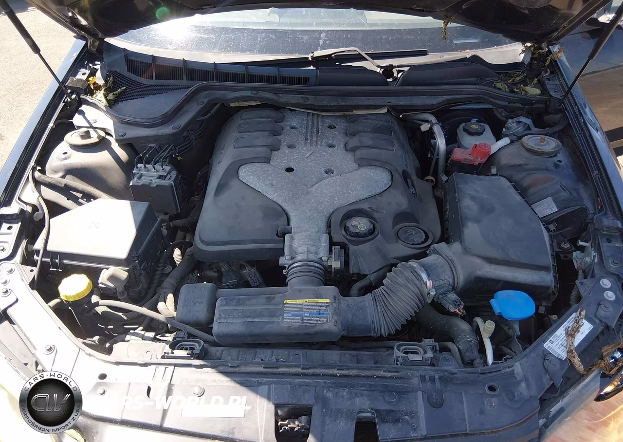 2009 Pontiac G8 VIN:6G2ER57759L160194 - 10