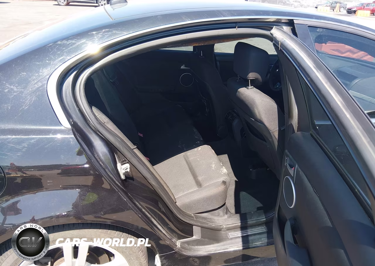 2009 Pontiac G8 VIN:6G2ER57759L160194 - 8