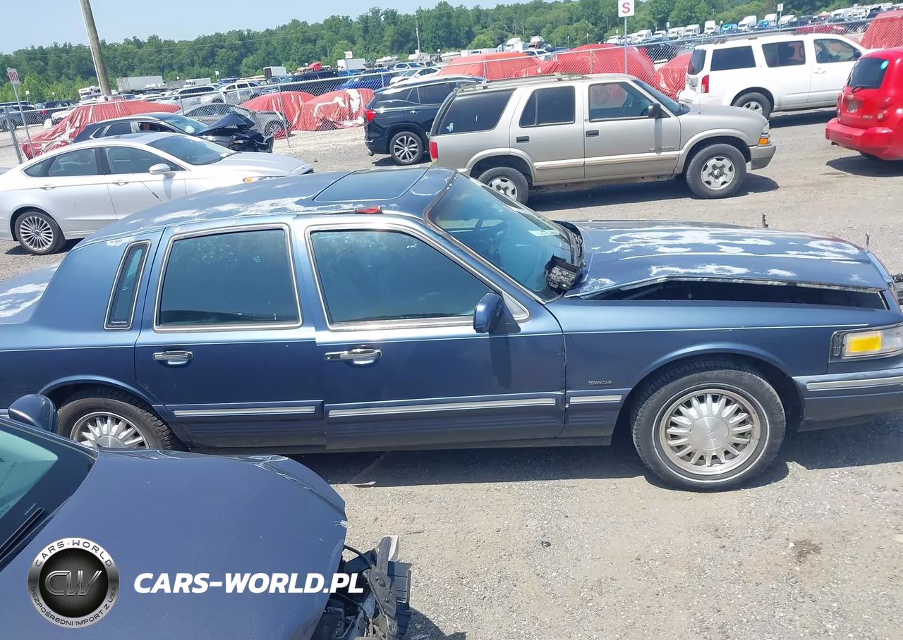 1996 Lincoln Town Car Sgn-Dmnd Anv-Cypress-Jn VIN:1LNLM82W4TY669908 - 13