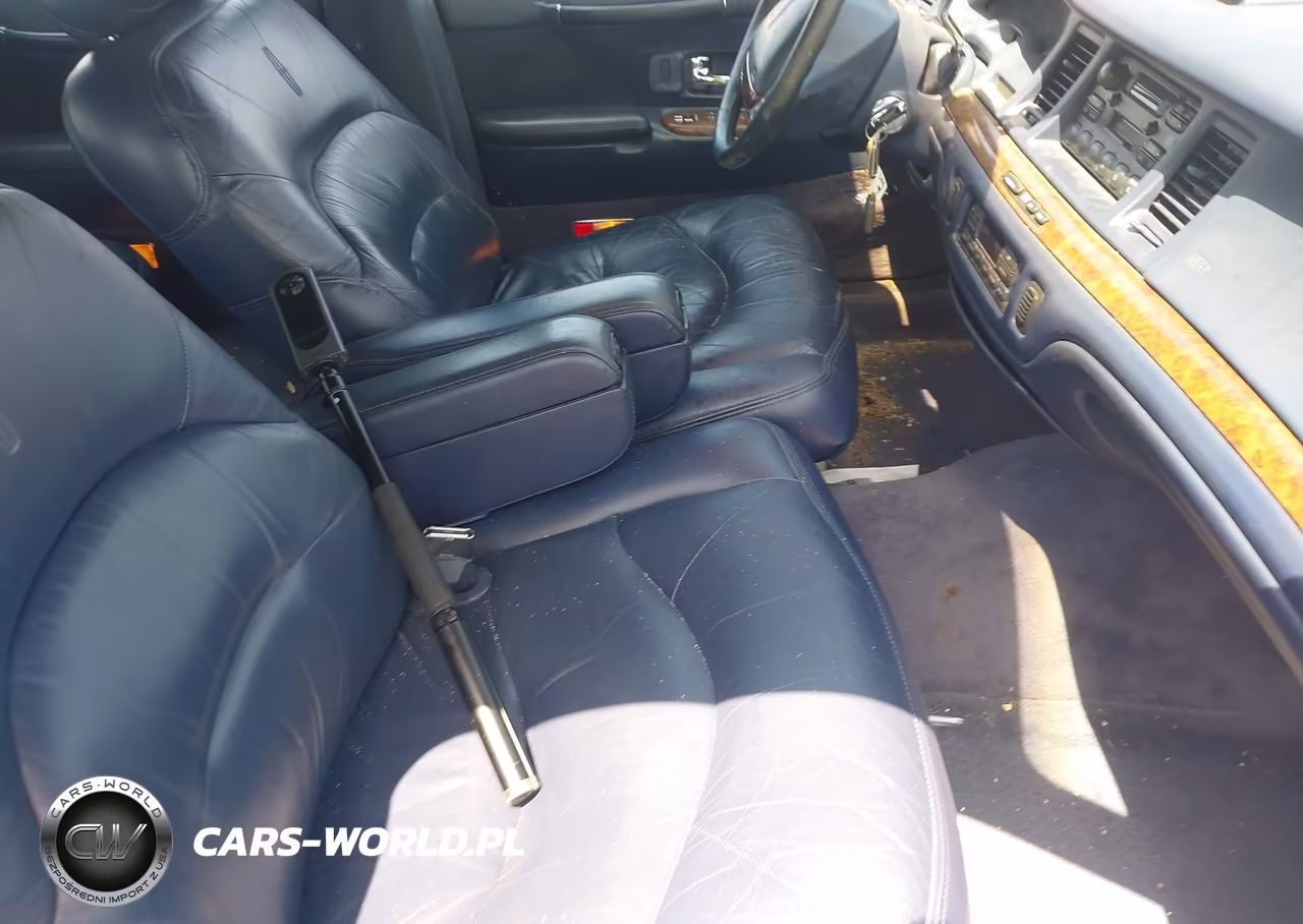 1996 Lincoln Town Car Sgn-Dmnd Anv-Cypress-Jn VIN:1LNLM82W4TY669908 - 5