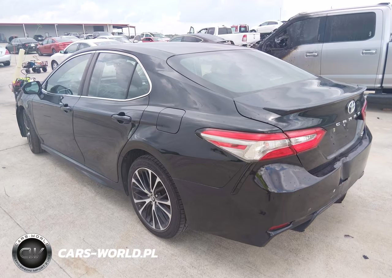 2018 Toyota Camry Se VIN:4T1B11HK1JU060053 - 3