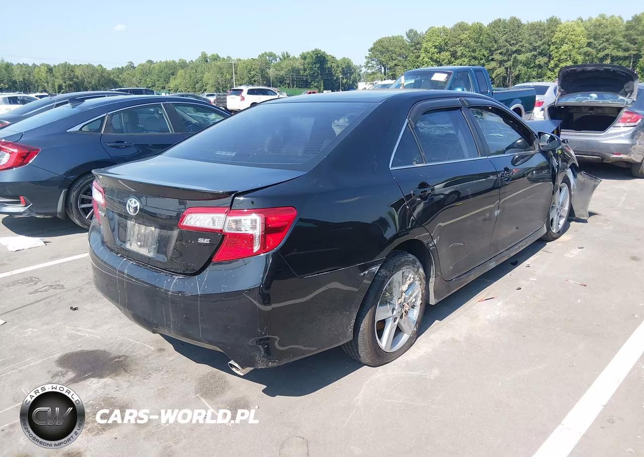 2014 Toyota Camry Se VIN:4T1BF1FK2EU470919 - 4