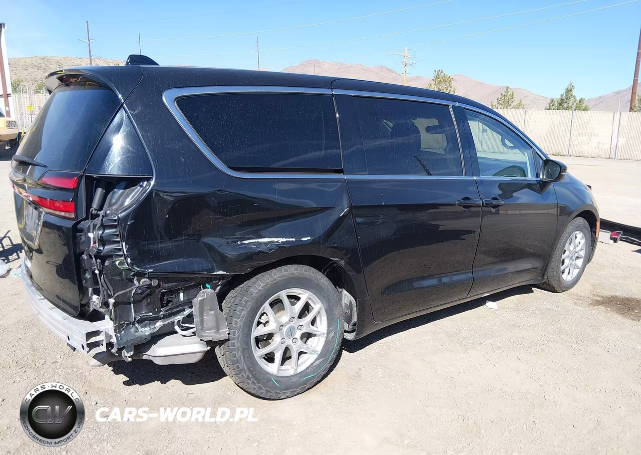 2023 Chrysler Pacifica Touring L VIN:2C4RC1BG3PR624910 - 4