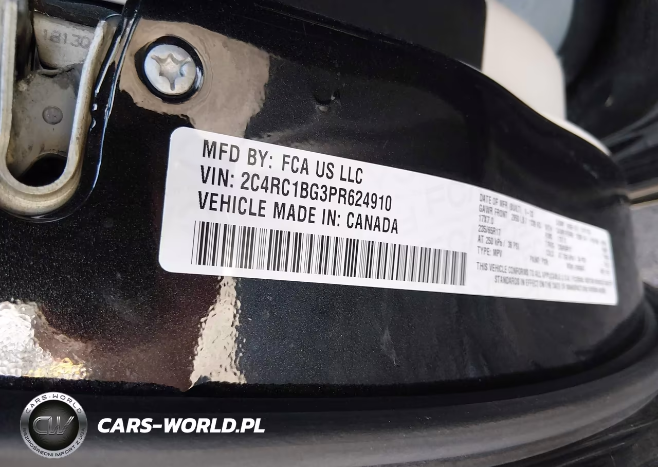 2023 Chrysler Pacifica Touring L VIN:2C4RC1BG3PR624910 - 9