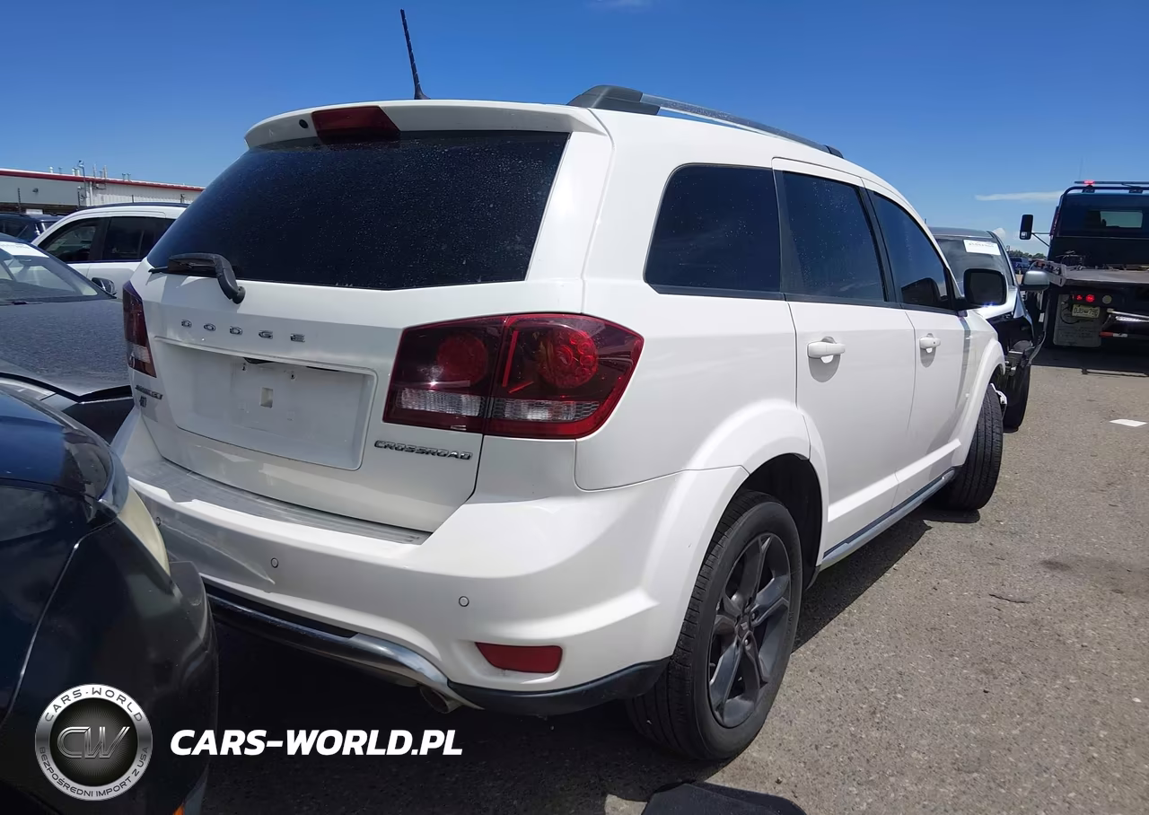 2018 Dodge Journey Crossroad Awd VIN:3C4PDDGGXJT477813 - 4