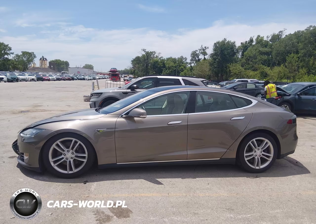 2015 Tesla Model S 70D-85D-P85D VIN:5YJSA1H22FF093258 - 14