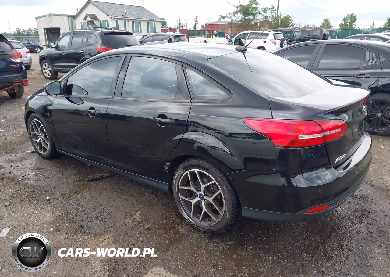 2017 Ford Focus Sel VIN:1FADP3H22HL219126 - 3