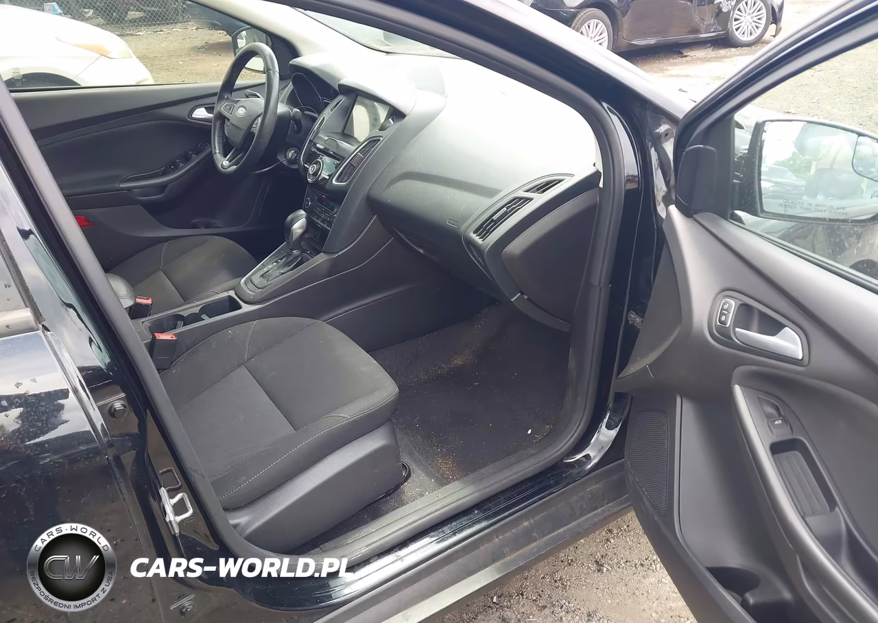 2017 Ford Focus Sel VIN:1FADP3H22HL219126 - 5