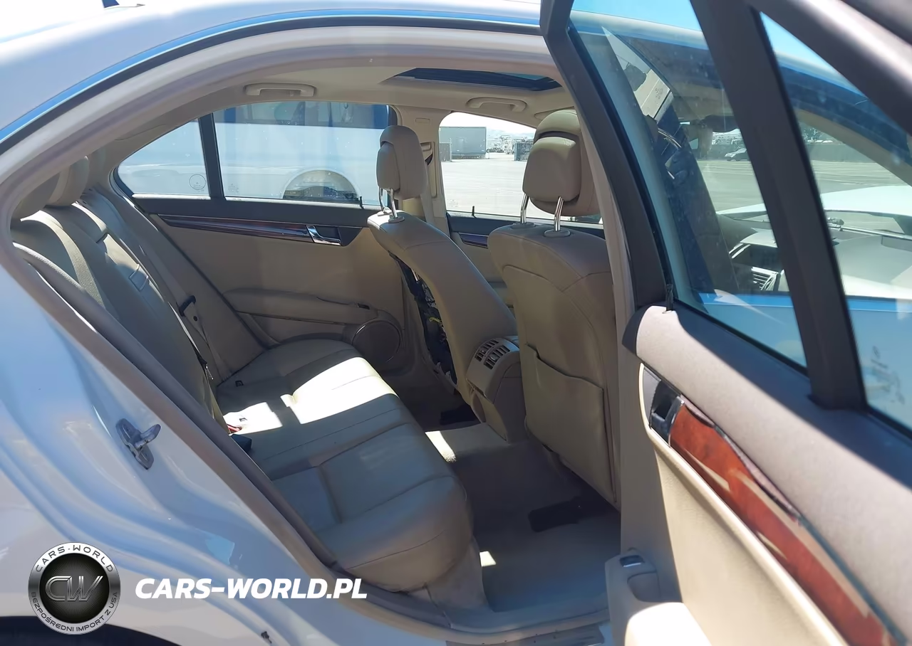 2011 Mercedes-Benz C 300 Luxury-Sport VIN:WDDGF5EB3BA452578 - 8