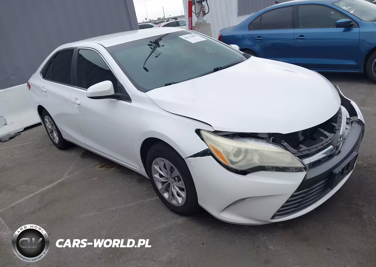 2016 Toyota Camry Le – zdjęcie 1 z 16