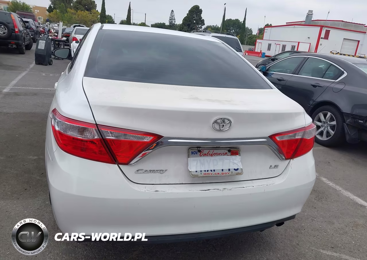 2016 Toyota Camry Le VIN:4T1BF1FK1GU157606 - 16