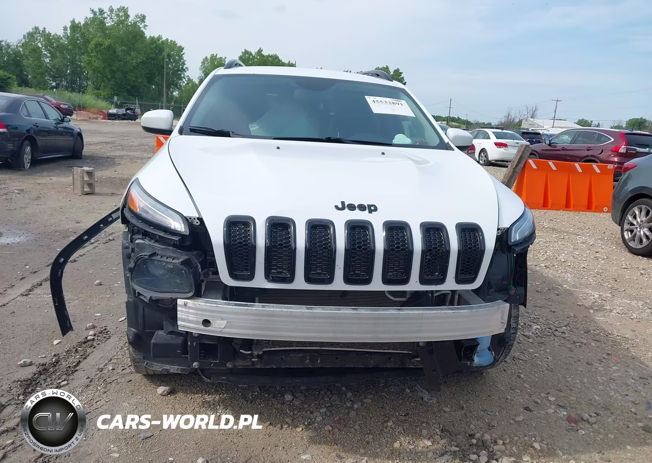 2018 Jeep Cherokee Latitude 4X4 VIN:1C4PJMCX8JD505984 - 13