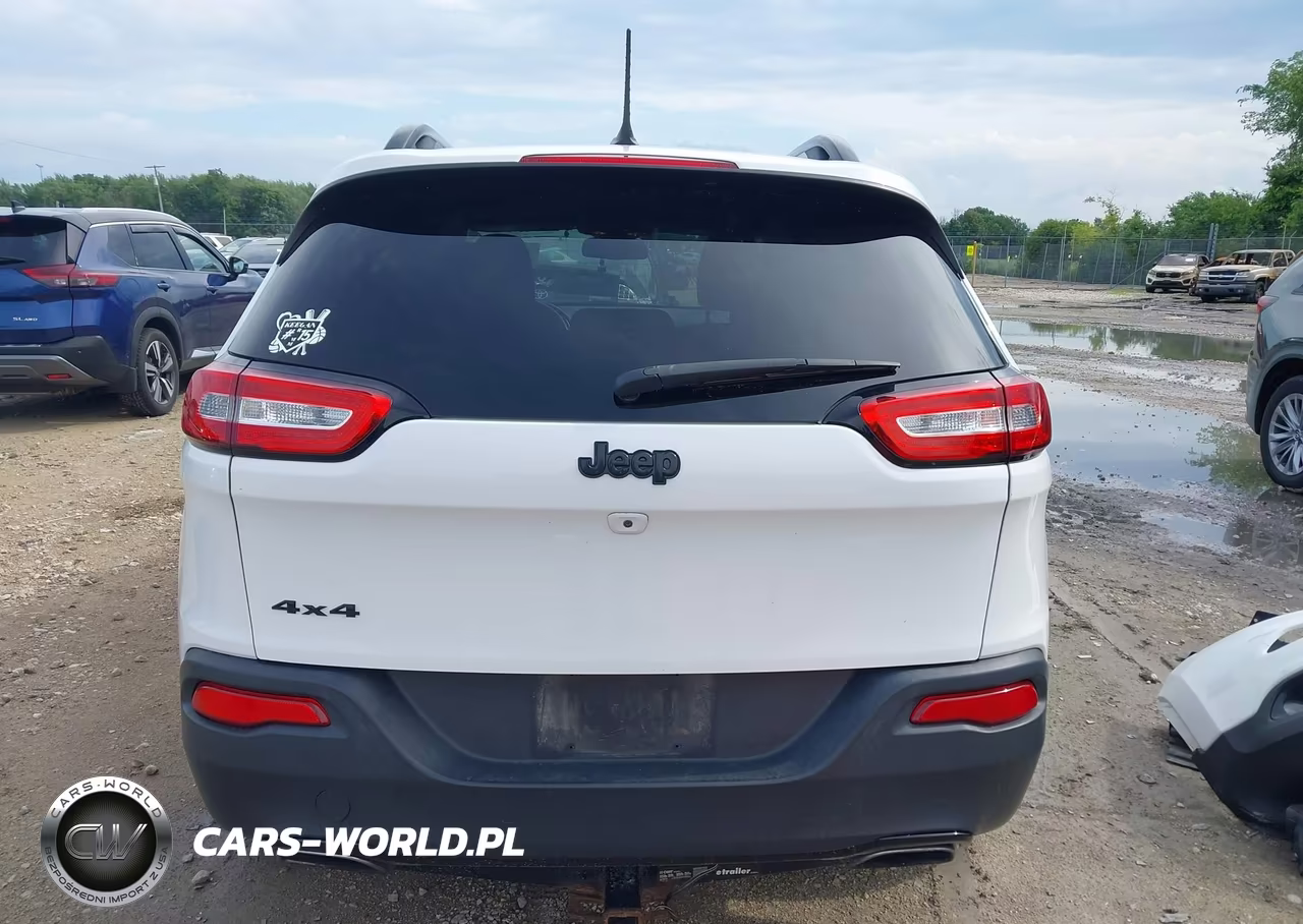2018 Jeep Cherokee Latitude 4X4 VIN:1C4PJMCX8JD505984 - 17