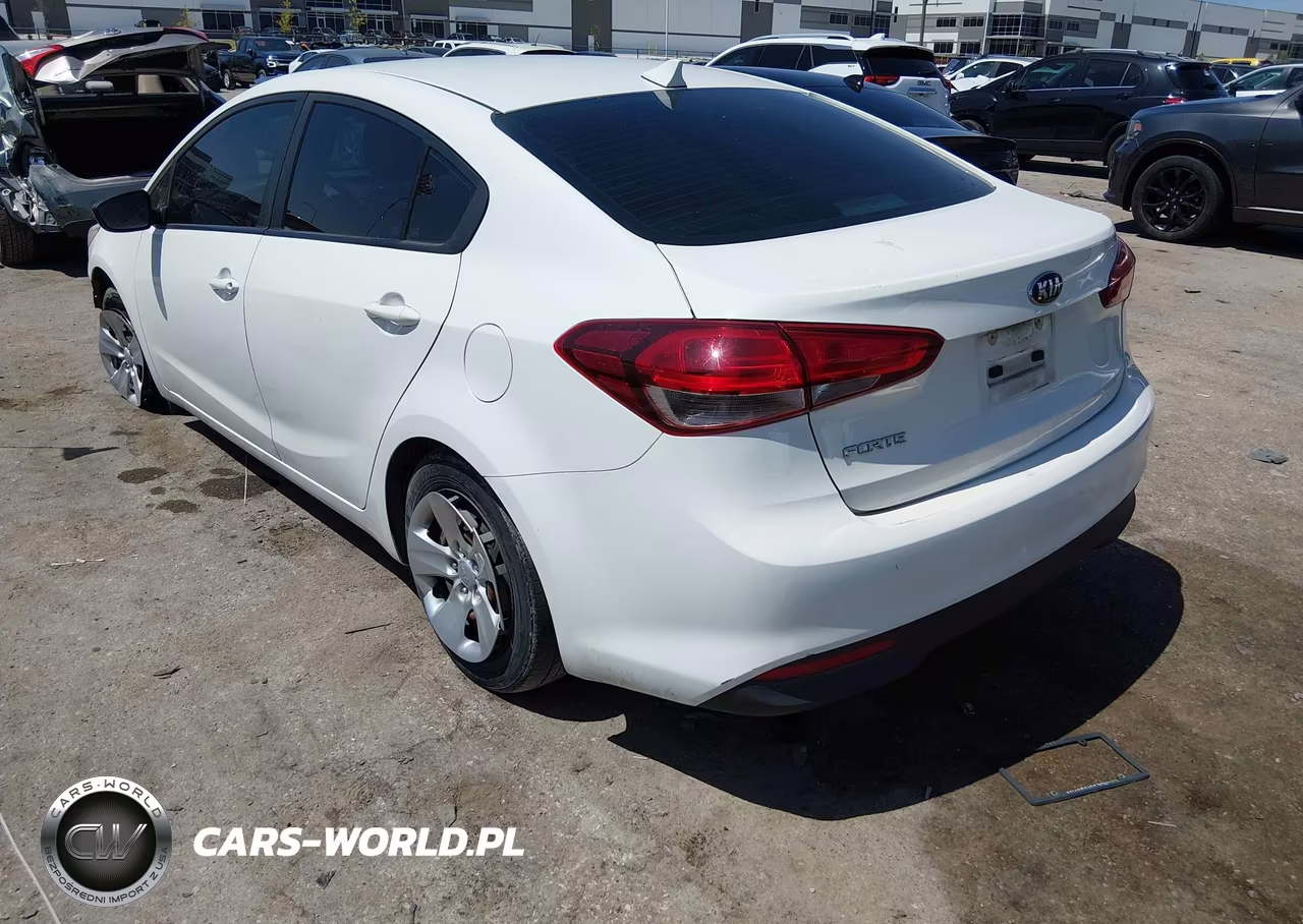 2018 Kia Forte Lx VIN:3KPFK4A75JE229192 - 3