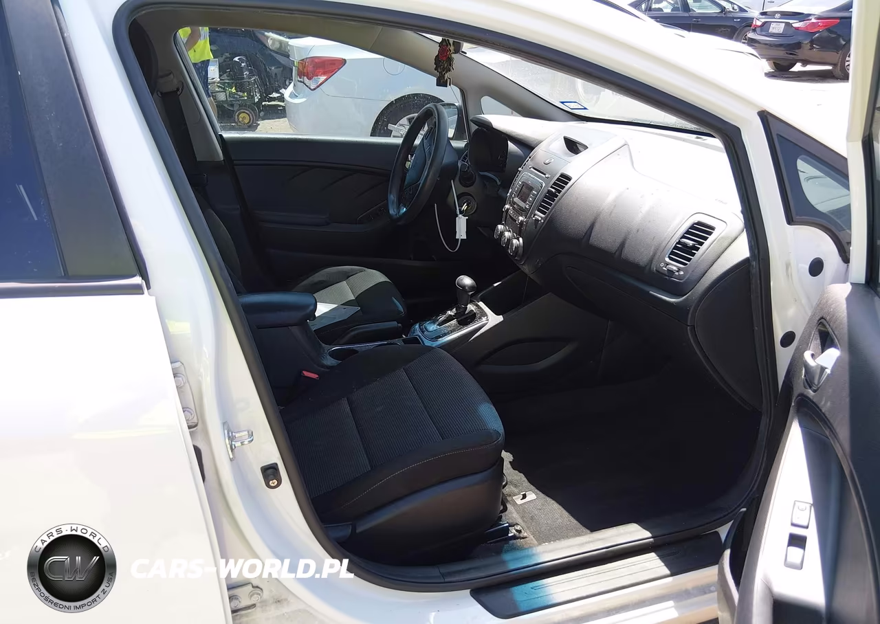 2018 Kia Forte Lx VIN:3KPFK4A75JE229192 - 5