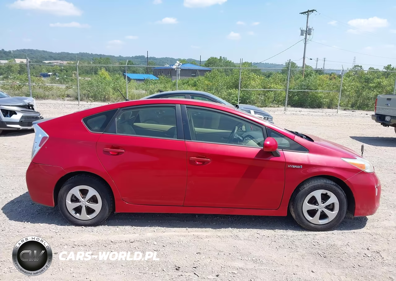 2013 Toyota Prius Two VIN:JTDKN3DUXD5660953 - 14