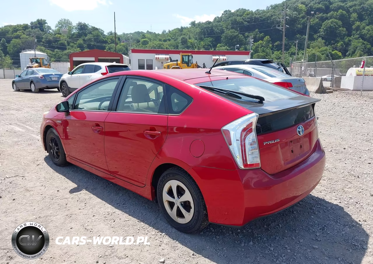 2013 Toyota Prius Two VIN:JTDKN3DUXD5660953 - 3