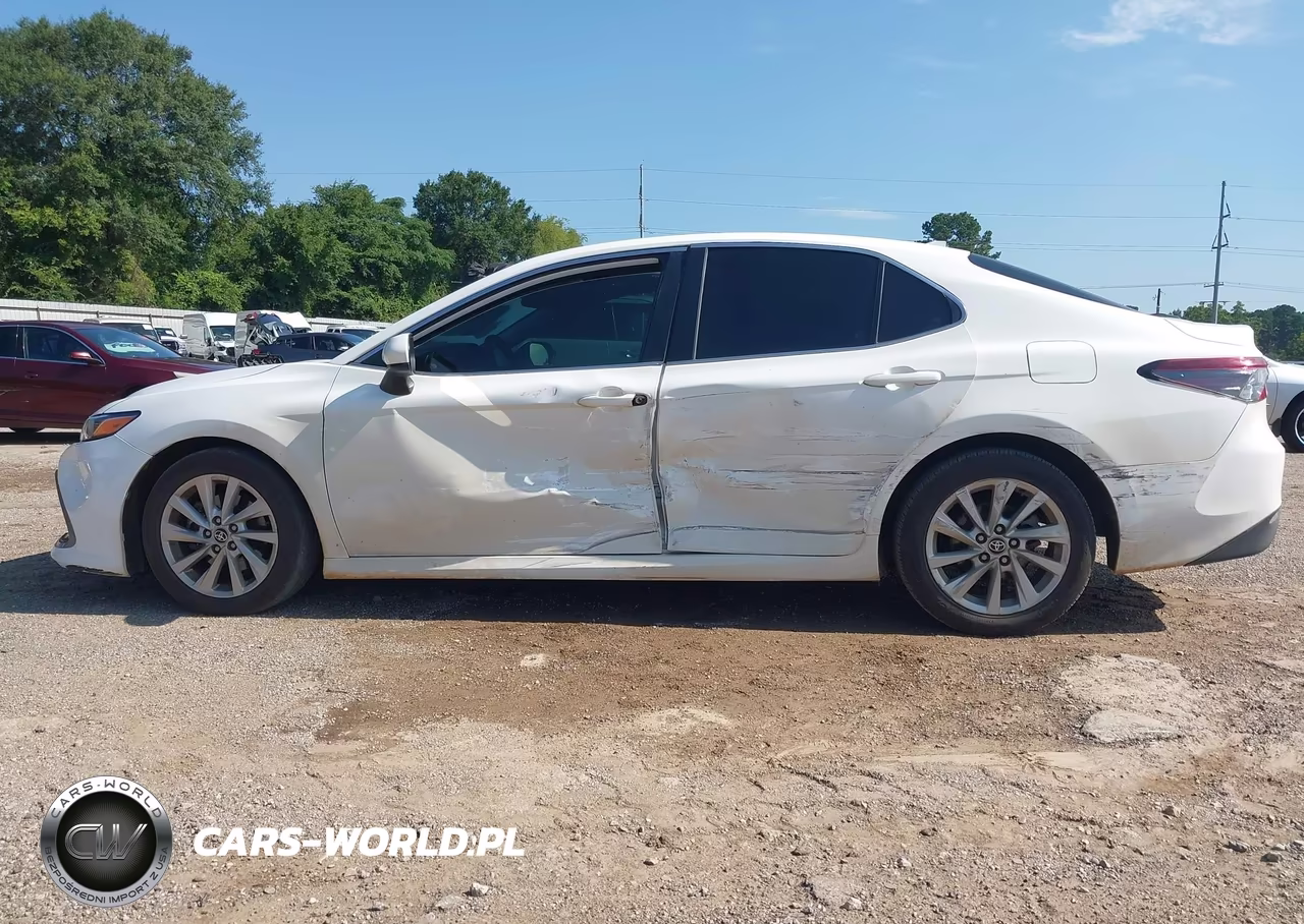 2021 Toyota Camry Le VIN:4T1C11AK5MU402915 - 14