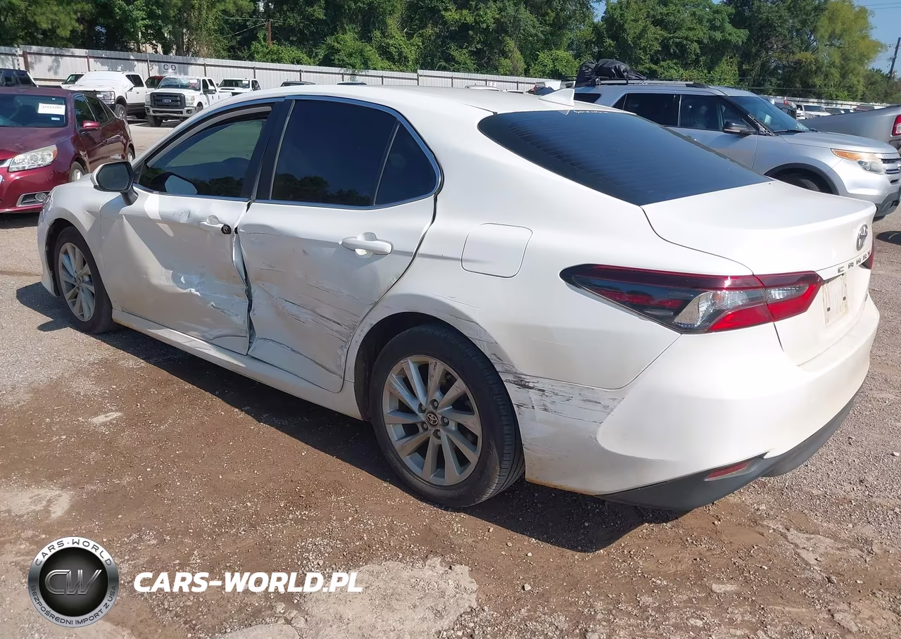 2021 Toyota Camry Le VIN:4T1C11AK5MU402915 - 3