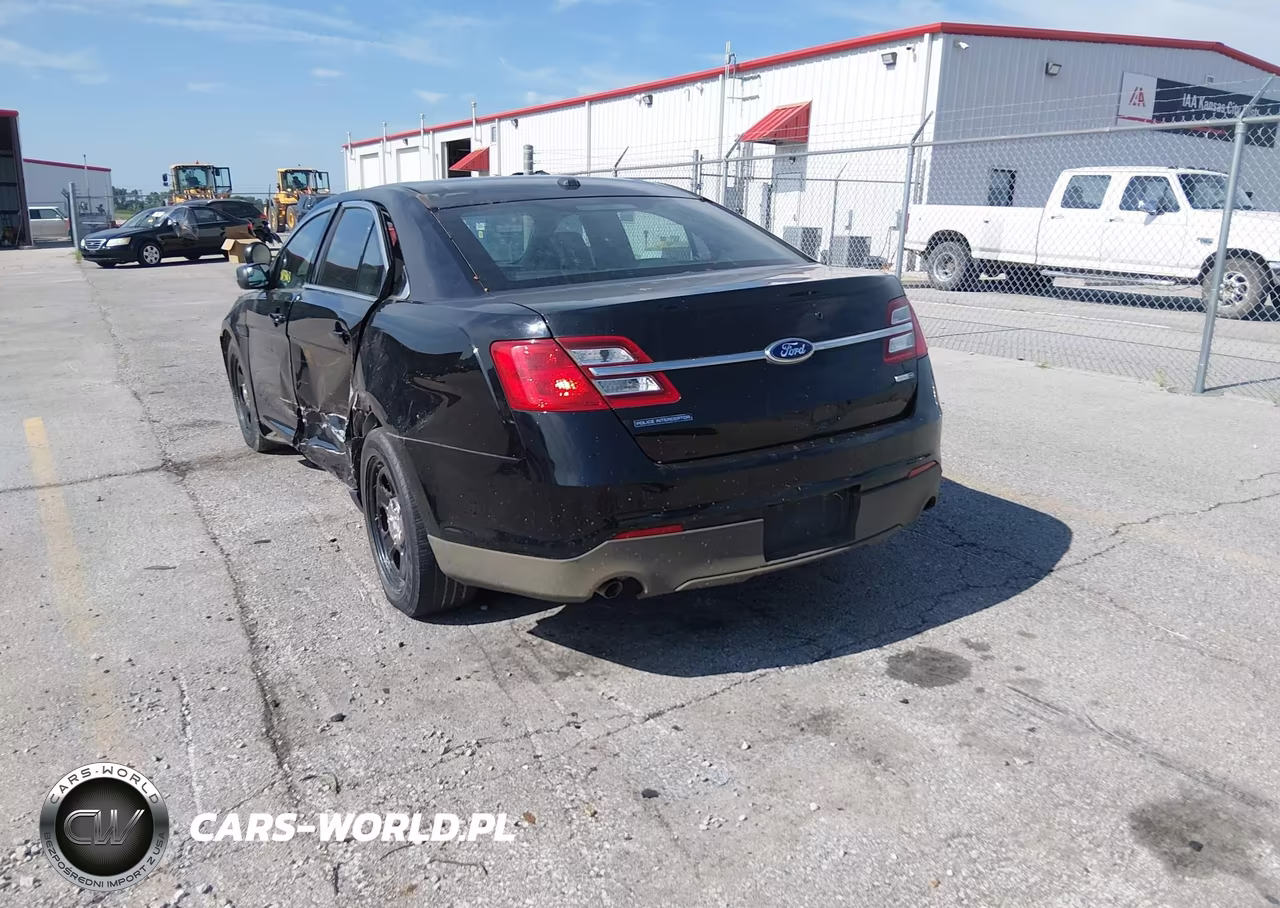 2015 Ford Police Interceptor VIN:1FAHP2MK1FG130526 - 3