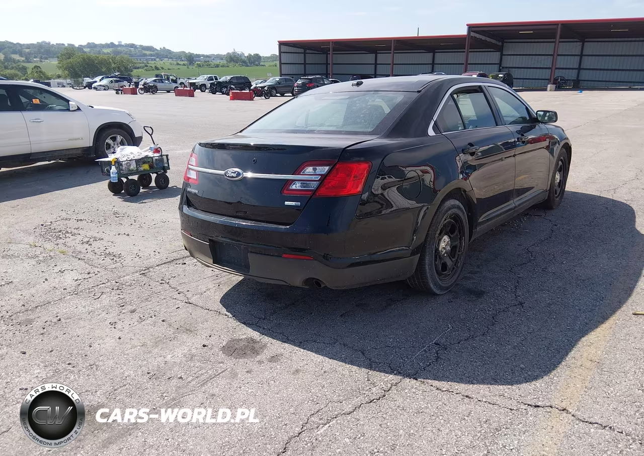 2015 Ford Police Interceptor VIN:1FAHP2MK1FG130526 - 4