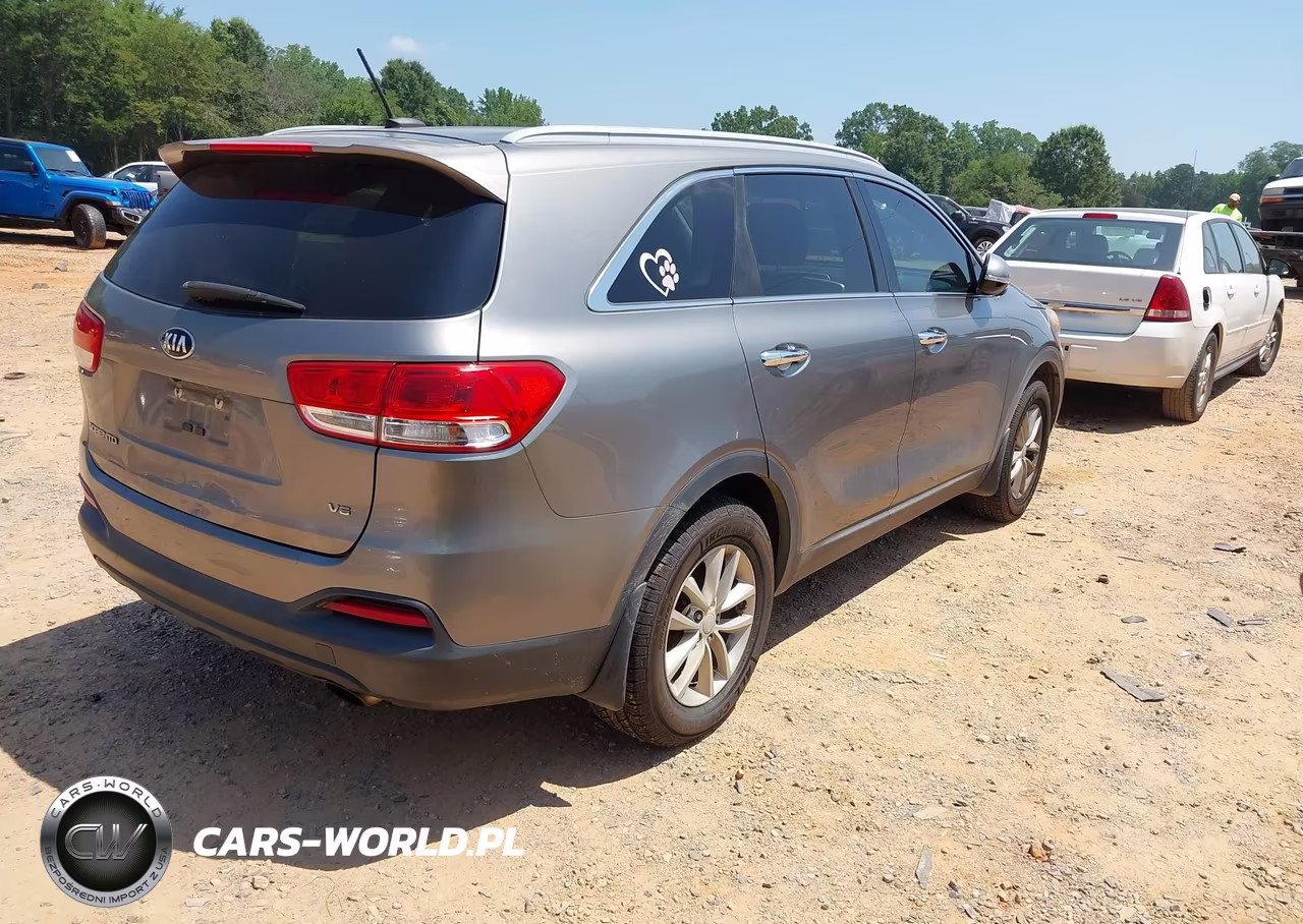 2017 Kia Sorento 3.3L Lx VIN:5XYPG4A59HG200554 - 4