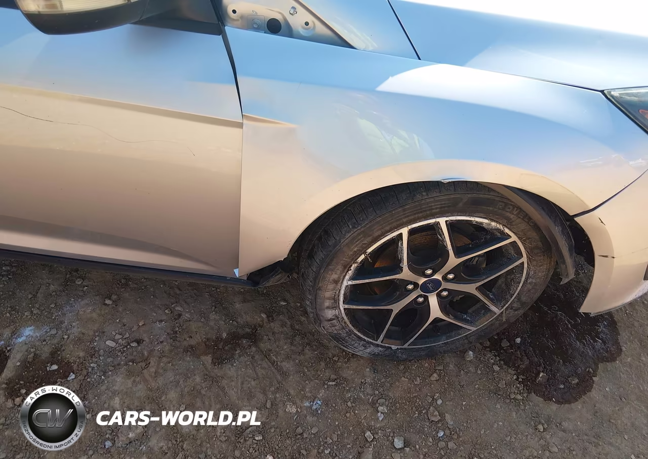 2017 Ford Focus Sel VIN:1FADP3H27HL257970 - 6