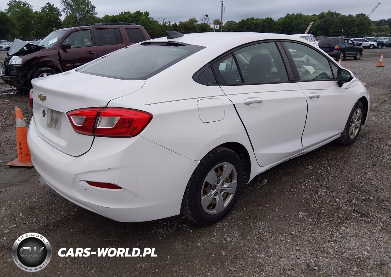 2018 Chevrolet Cruze Ls Auto VIN:1G1BC5SM8J7111734 - 4