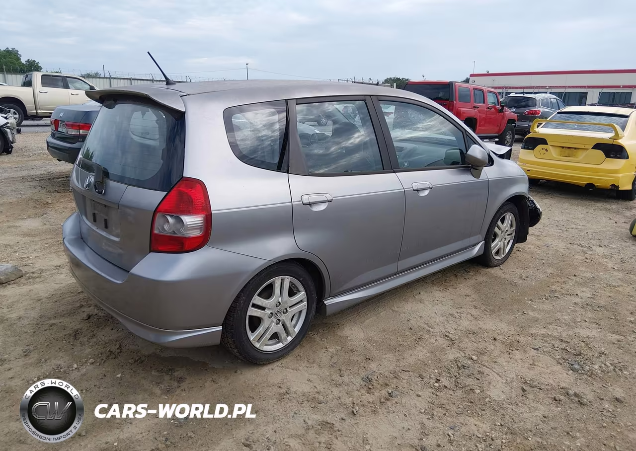2008 Honda Fit Sport VIN:JHMGD38628S006085 - 4