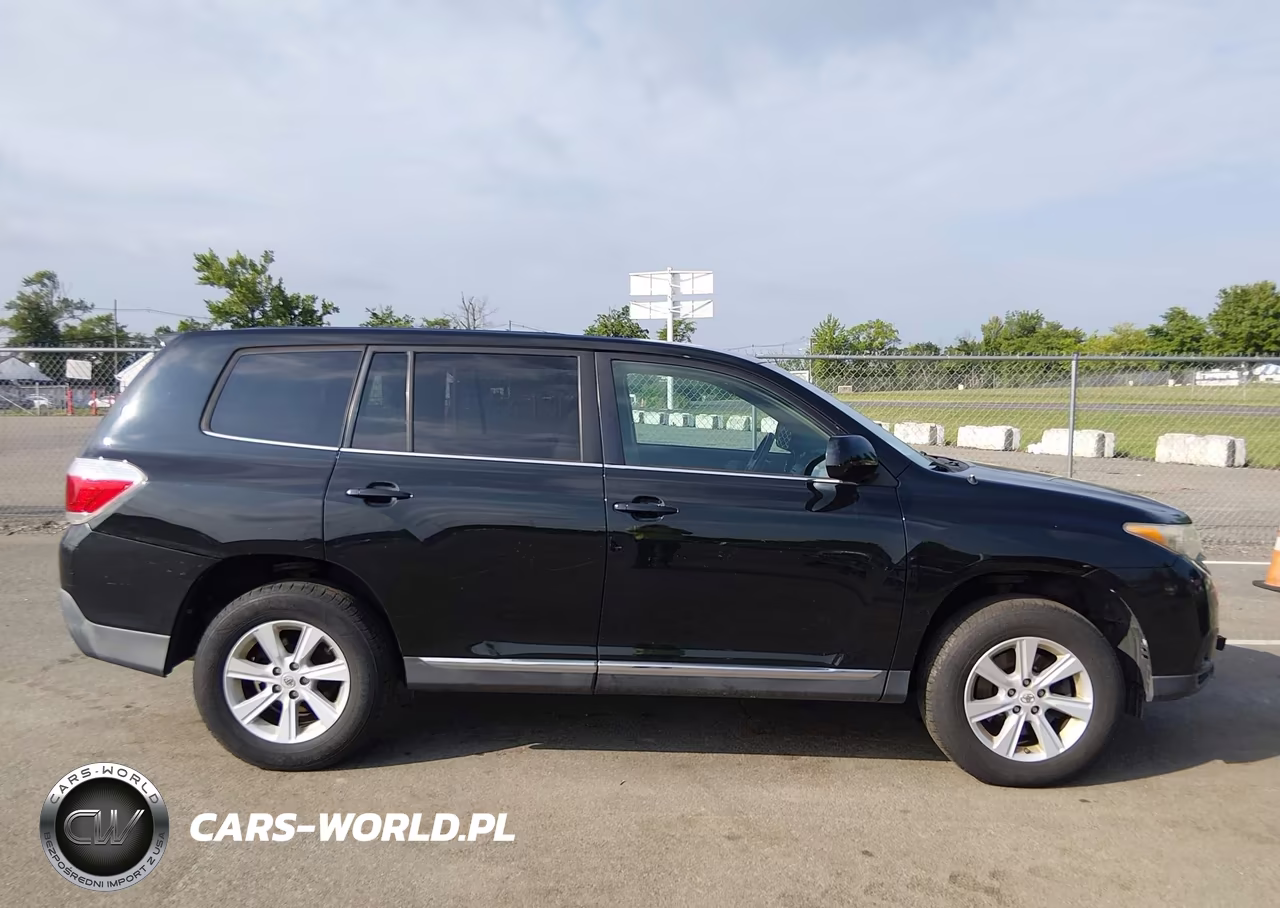 2011 Toyota Highlander Base V6 VIN:5TDBK3EH3BS066982 - 13