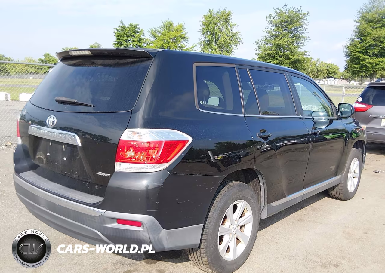 2011 Toyota Highlander Base V6 VIN:5TDBK3EH3BS066982 - 4