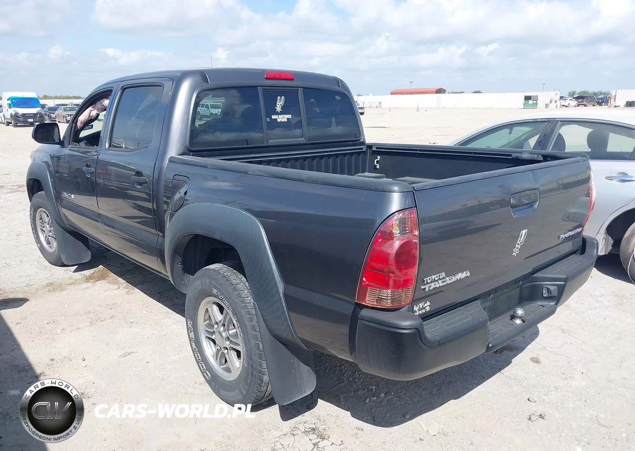 2015 Toyota Tacoma Prerunner VIN:5TFJX4GN4FX047945 - 3