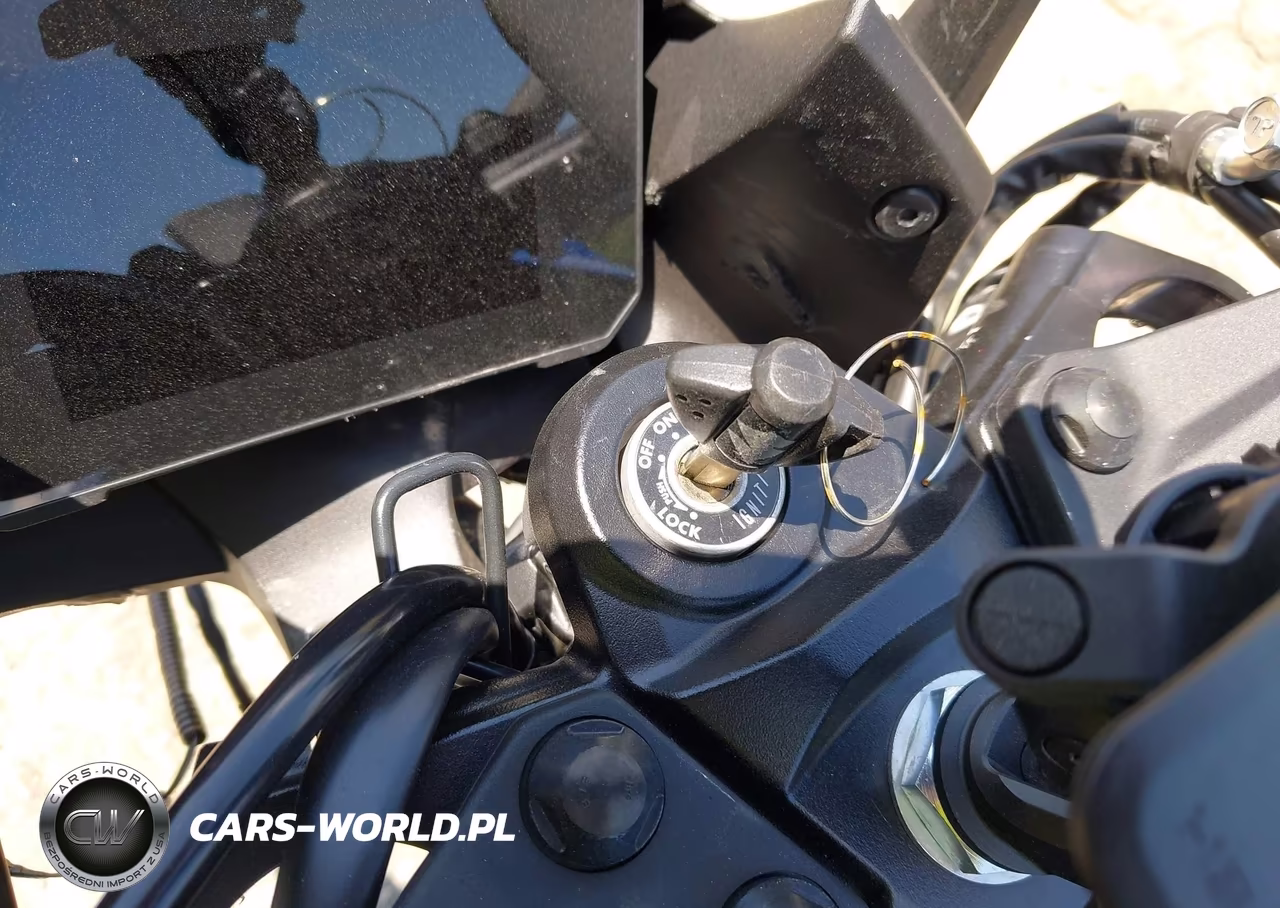 2025 Suzuki Gsx800 F VIN:JS1EM13B9S7101653 - 11